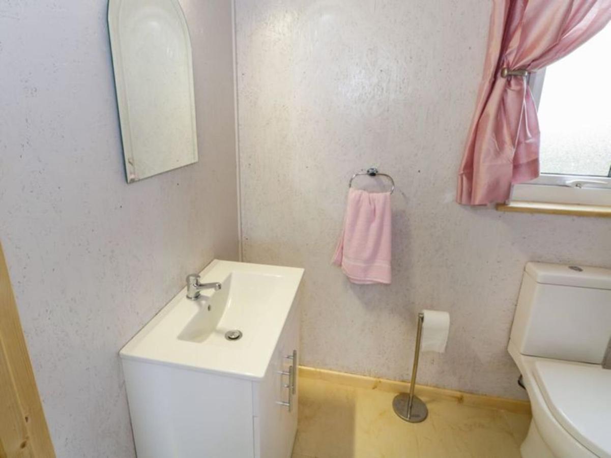 The Beautiful Lazy Llama Shepherd Hut Farm Stay Ballyshannon Extérieur photo