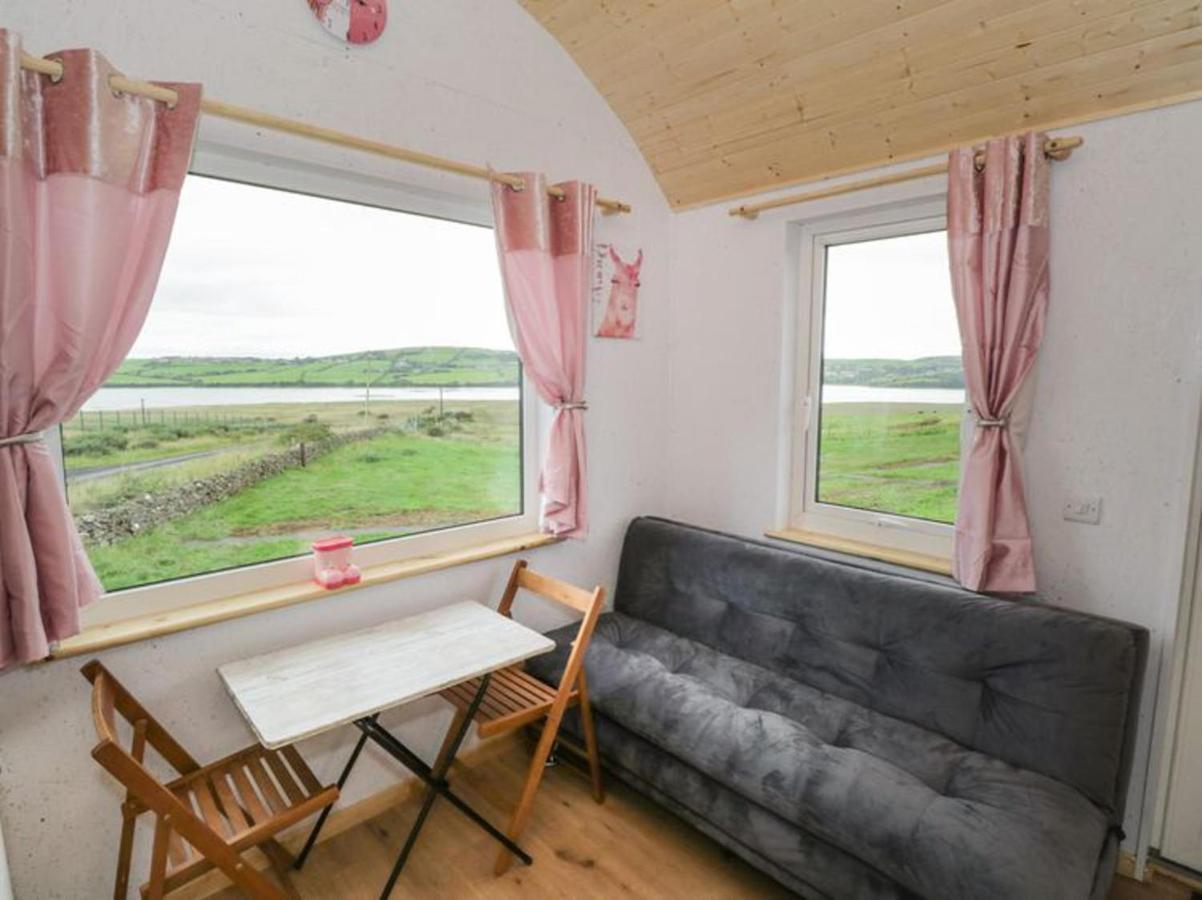 The Beautiful Lazy Llama Shepherd Hut Farm Stay Ballyshannon Extérieur photo